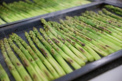 旬のアスパラ料理がバイキングに登場♪