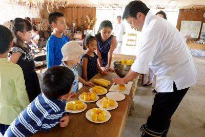 夏休み恒例イベント「食育ツアー　収穫体験」