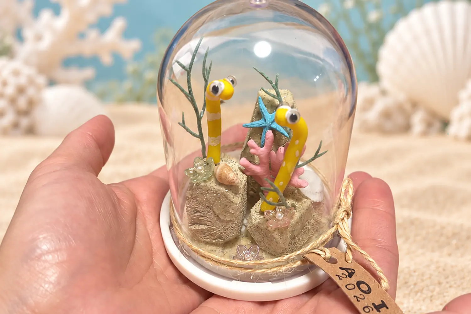 粘土で作る　ミニ　チンアナゴの海