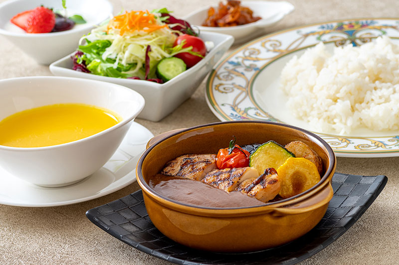 新鮮野菜とチキンカレー